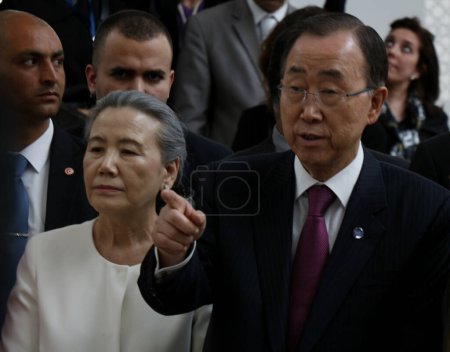 Téléchargez les photos : TUNISIE, Tunis : Intervention du Secrétaire général des Nations Unies Ban Ki-moon au Musée national du Bardo à Tunis, Tunisie, le 28 mars 2016 - en image libre de droit