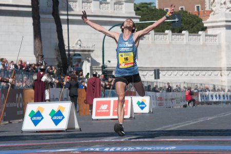 Téléchargez les photos : Athlètes au Marathon de Rome, Italie - en image libre de droit