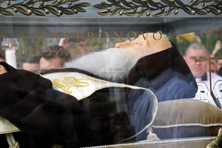 Téléchargez les photos : Accueil du corps de Saint Léopold Mandic à Zagreb, 2016 - en image libre de droit