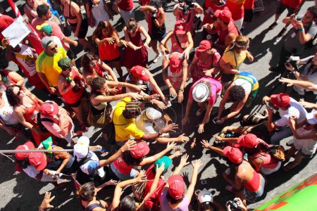 Téléchargez les photos : RIO DE JANEIRO, BRÉSIL - 13 MARS 2016 : Plus d'un million de manifestants protestent contre le gouvernement et demandent la destitution de la présidente Dilma Rousseff - en image libre de droit