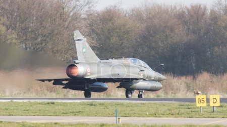 Téléchargez les photos : LEEUWARDEN, PAYS-BAS - 11 AVRIL 2016 : Force aérienne française Dassa - en image libre de droit