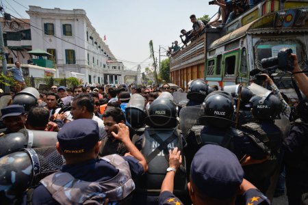 Téléchargez les photos : NÉPAL. La protestation. CONFLITS À LA DÉMONSTRATION - en image libre de droit