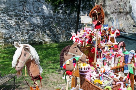 Téléchargez les photos : Saint Georges, jouets et mascottes - 1, Zagreb 2016 - en image libre de droit