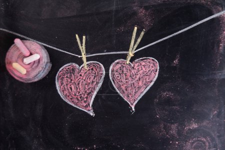 Téléchargez les photos : Coeurs dessinés à la craie - en image libre de droit