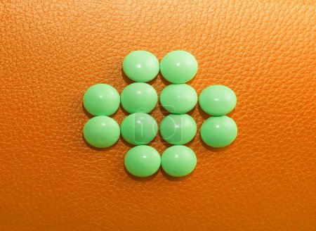 Foto de Dosis de pastillas. medicamento farmacéutico, concepto de atención sanitaria - Imagen libre de derechos