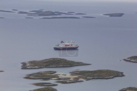 Téléchargez les photos : Navire Hurtigruten MS Richard With, amarré à Trondheim, Norvège - en image libre de droit