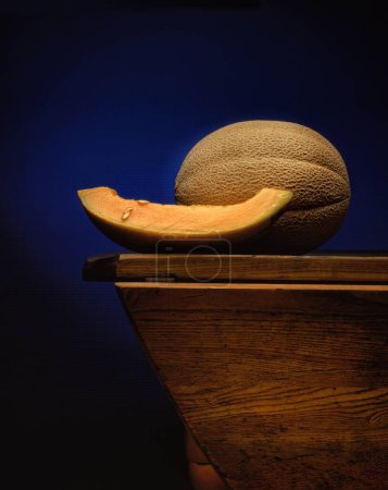 Téléchargez les photos : Cantaloup sur la table, cuisine photo - en image libre de droit