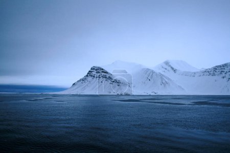 Foto de Svalbard en invierno acético sobre fondo natural - Imagen libre de derechos
