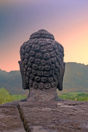 Téléchargez les photos : Bouddha sur le temple bouddhiste de Borobudur - en image libre de droit