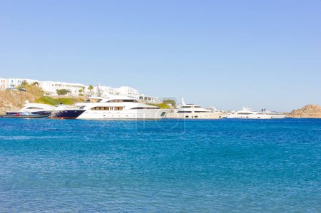 Foto de Barcos de lujo en la isla de Mykonos - Imagen libre de derechos