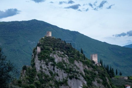 Téléchargez les photos : "château d'Arco en Trentin Italie
 " - en image libre de droit