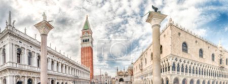 Foto de "Fondo desenfocado con edificios de la Plaza de San Marcos, Venecia" - Imagen libre de derechos