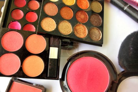 Téléchargez les photos : Accessoires de maquillage close up - en image libre de droit