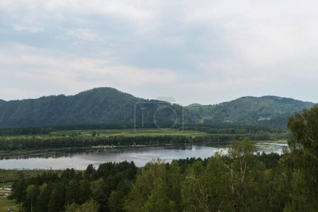Téléchargez les photos : "Lac Manzherok dans l'Altaï
." - en image libre de droit