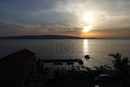 Téléchargez les photos : Summer sunset in the Adriatic sea in different ration and tones - en image libre de droit