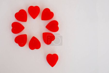 Téléchargez les photos : "confiserie - confiture en forme de cœur et biscuits en forme de fleur
" - en image libre de droit