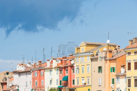 Foto de Rovinj, Istria, Croacia - Fachadas de colores en el casco antiguo - Imagen libre de derechos