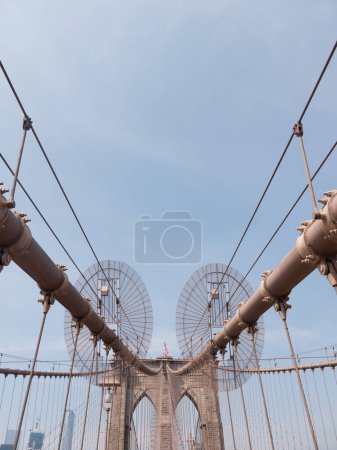 Téléchargez les photos : Brooklyn Bridge NYC et ciel bleu - en image libre de droit