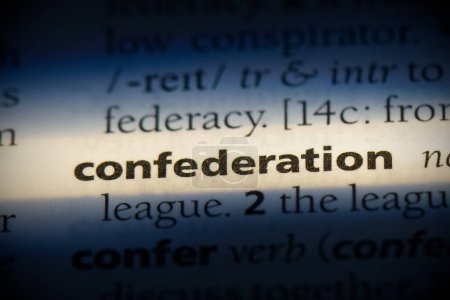 Foto de Confederación palabra, resaltado en el diccionario, vista de cerca - Imagen libre de derechos