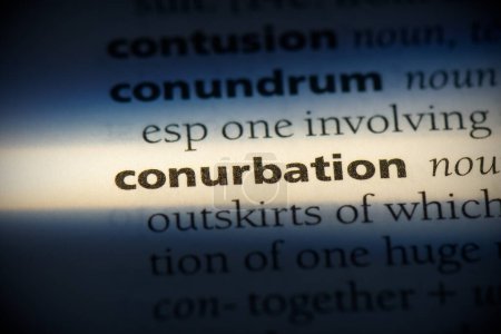 Foto de Palabra de conurbación, resaltado en el diccionario, vista de cerca - Imagen libre de derechos