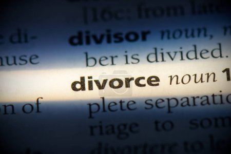 Foto de Palabra divorcio, resaltado en el diccionario, vista de cerca - Imagen libre de derechos