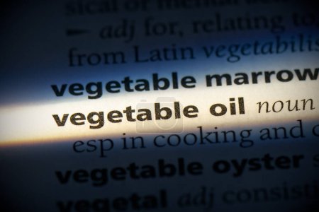 Téléchargez les photos : Mot huile végétale, surligné dans le dictionnaire, vue de près - en image libre de droit
