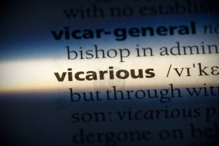 Téléchargez les photos : Mot vicaire, surligné dans le dictionnaire, vue de près - en image libre de droit