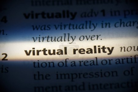 Téléchargez les photos : Mot réalité virtuelle, surligné dans le dictionnaire, vue de près - en image libre de droit