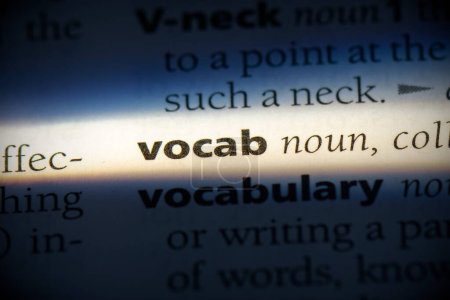 Foto de Vocab word, resaltado en el diccionario, vista de cerca - Imagen libre de derechos