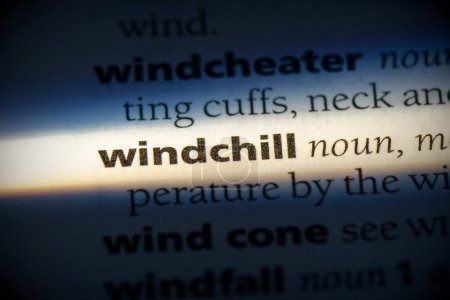 Téléchargez les photos : Windchill mot, surligné dans le dictionnaire, vue de près - en image libre de droit