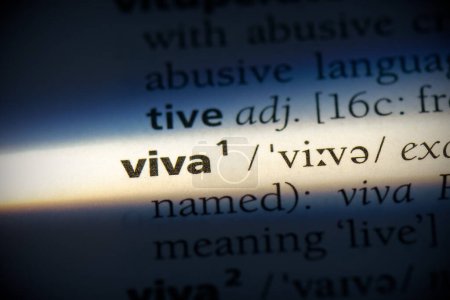 Foto de Viva word, resaltado en el diccionario, vista de cerca - Imagen libre de derechos
