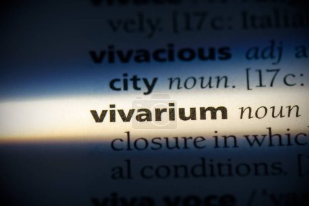 Téléchargez les photos : Vivarium word, surligné dans le dictionnaire, vue rapprochée - en image libre de droit