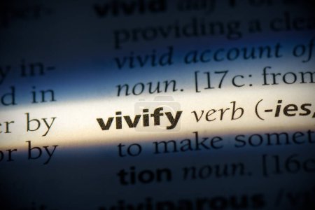 Foto de Vivificar palabra, resaltado en el diccionario, vista de cerca - Imagen libre de derechos