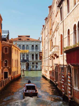 Téléchargez les photos : Venise Paysage urbain belle vue sur le canal - en image libre de droit