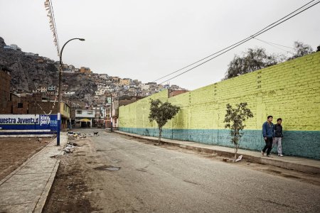 Téléchargez les photos : Vue des bidonvilles et bidonvilles de Rimac, Lima - en image libre de droit