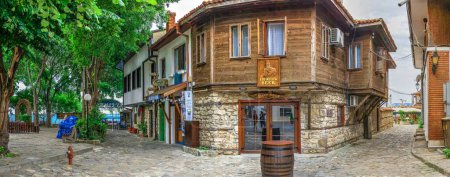 Téléchargez les photos : Rues de la vieille ville de Nessebar, Bulgarie - en image libre de droit