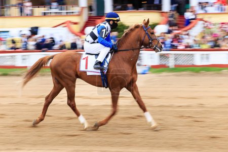 Téléchargez les photos : Courses de chevaux, fond abstrait, contours flous - en image libre de droit