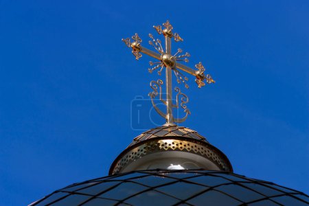 Foto de Techo de la iglesia rusa en el fondo del cielo - Imagen libre de derechos