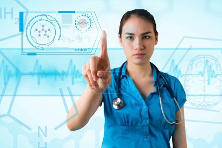 Téléchargez les photos : Médecin féminin pointant sur l'hologramme médical - en image libre de droit