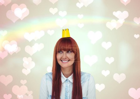Téléchargez les photos : Femme souriante avec une couronne sur la tête - en image libre de droit