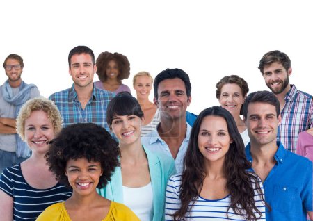Téléchargez les photos : Groupe de personnes souriantes sur fond blanc - en image libre de droit