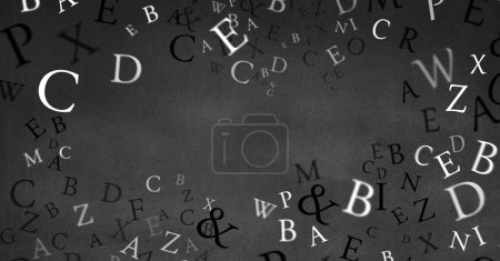 Téléchargez les photos : Lettres flottantes sur tableau noir - en image libre de droit