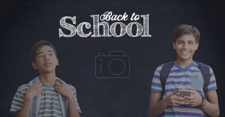 Téléchargez les photos : Étudiants et texte de retour à l'école sur tableau noir - en image libre de droit