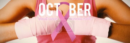 Foto de Imagen compuesta de cinta de sensibilización sobre el cáncer de mama con texto - Imagen libre de derechos