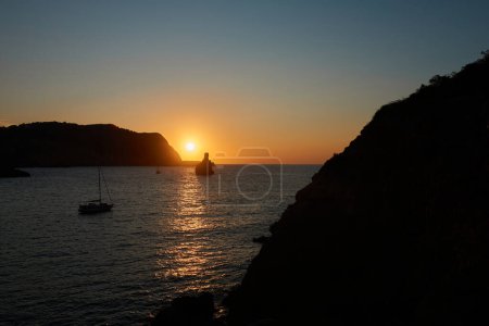 Foto de Puesta de sol en Ibiza. Hermosa naturaleza fondo - Imagen libre de derechos