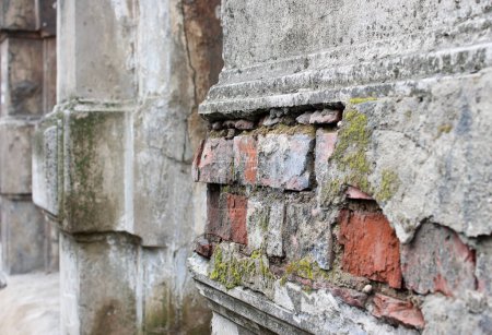 Téléchargez les photos : Vieux mur cassé du bâtiment - en image libre de droit