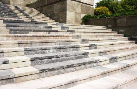Téléchargez les photos : Escalier en granit haut fermer - en image libre de droit