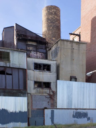 Téléchargez les photos : Bâtiments industriels abandonnés d'usine - en image libre de droit