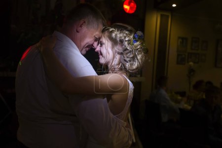 Foto de "Baile de la novia con su padre. Novia y padre" - Imagen libre de derechos