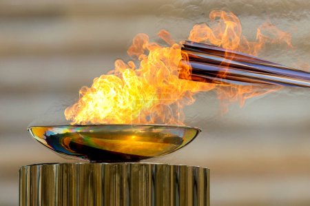 Téléchargez les photos : Remise de la flamme olympique pour les Jeux olympiques d'été de Tokyo 2020 - en image libre de droit